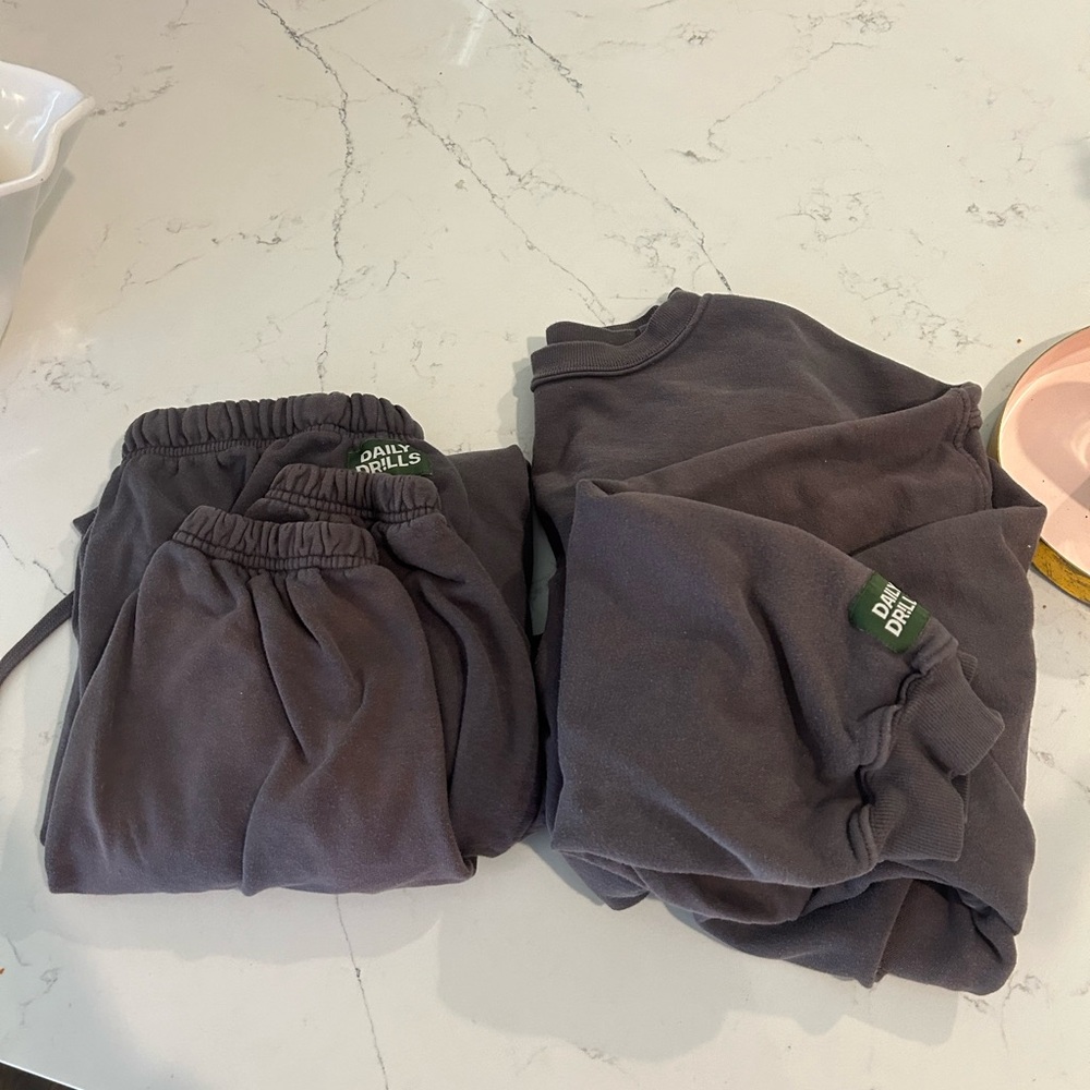 DAILY DRILLS SWEAT SET